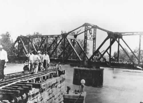 Riverside Bridge TX Turned For First Time 1904