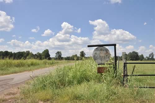 Vesey TX road with sign