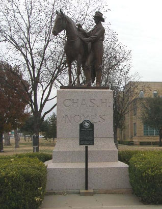 Ballinger Tx - Charles Noyes Statue with historical marker