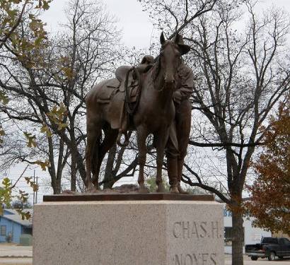 Ballinger Tx - Charles Noyes Statue