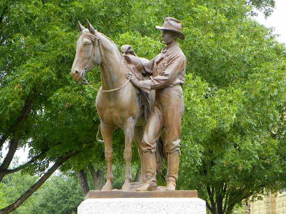 Ballinger Tx - Charles Noyes Statue