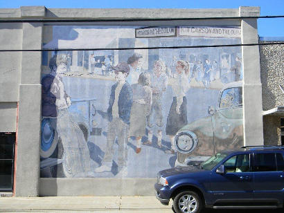 Colquitt Georgia - mural depicting the town square in the 50s