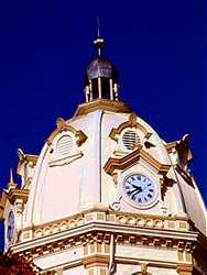 Madison County Courthouse dome , Winterset, Iowa