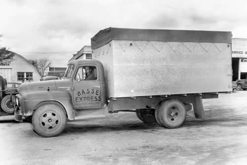 Texas Hill Country - Basse Express diesel trucks 