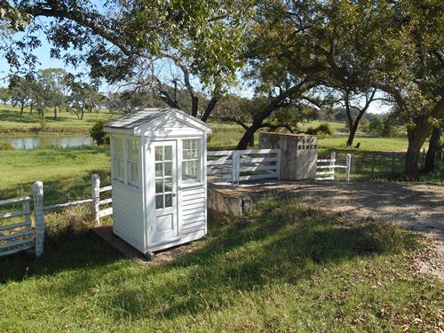 TX - LBJ Ranch Guardhouse