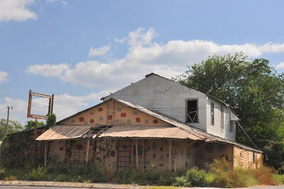 Freer TX Closed Store
