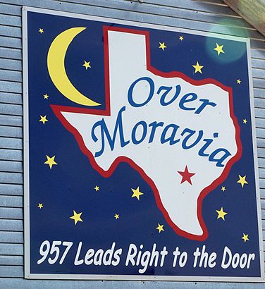 TX - Moravia Store sign