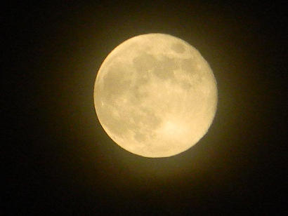 Full Moon, Close To Earth