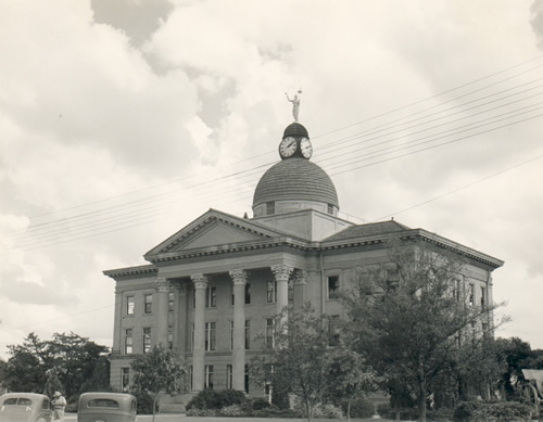 Bee County courthouse 1939 photo, Beeville, Texas