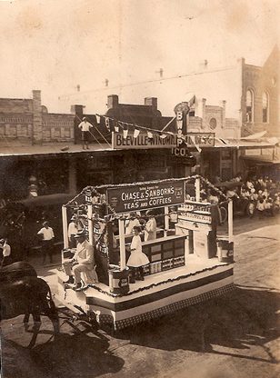 Beeville TX - Early Parade