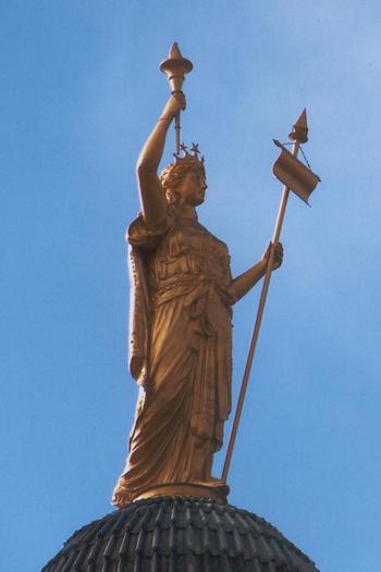 Beeville TX - Bee County courthouse Goddess of Justice