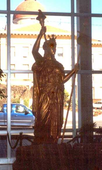 Beeville TX - Bee County courthouse Goddess of Justice