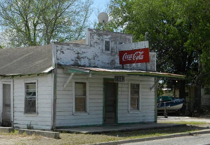 Benavides Tx closed store