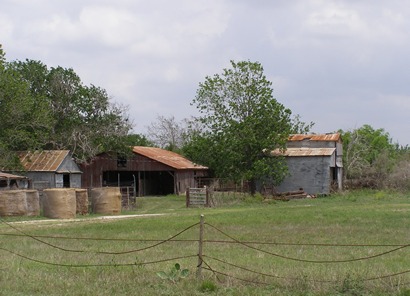 El Oso TX old barn 