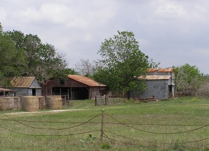 El Oso TX old barn 