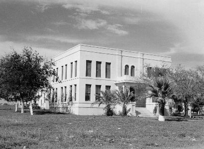 Jim Hogg County courthouse, Hebbronville, Texas old photo