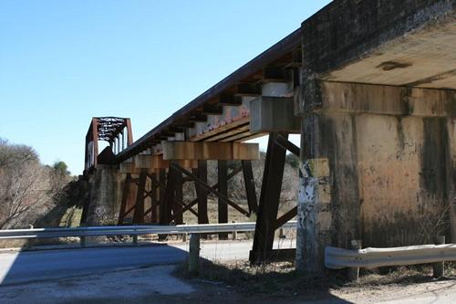 Luxello Texas - Bridge over Cibolo Creek