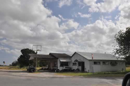 Papalote Texas - Old gas station