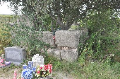 Pila Blanca TX Cemetery Scene