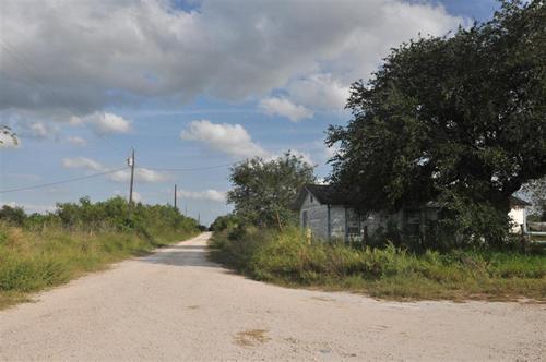 Santa Cruz TX - Country Road