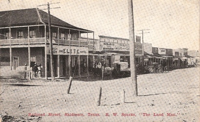 Skidmore, Texas street
