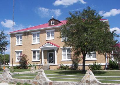 TX - McMullen County courthouse