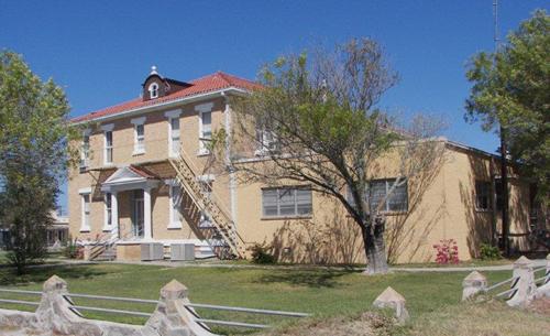 1930 McMullen County courthouse, Tilden Texas with 1964 addition