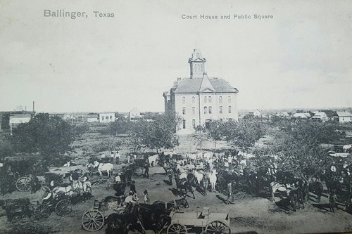 Ballinger TX - Runnels County courthouse & public square