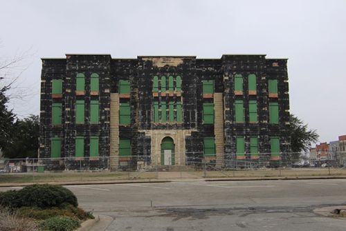 Bonham TX - Fannin county courthouse under restoration in 2019