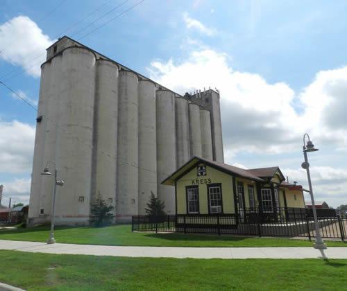 Brownwood Tx - Silo And Depot