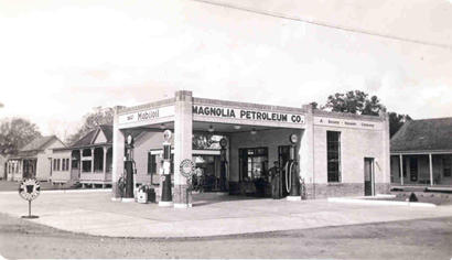 Columbus TX - Magnolia Gas Station