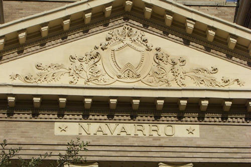 Corsicana Texas - Navarro County courthouse front entrance pediment detail