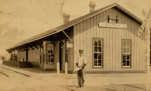 TX - Old Ellinger Depot