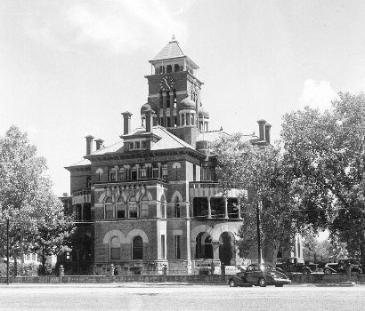 TX - Gonzales County Courthouse 1939 old photo 