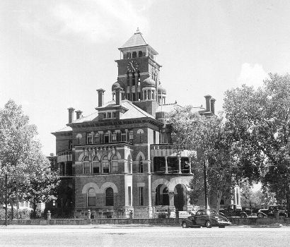 TX - Gonzales County Courthouse 1939 old photo