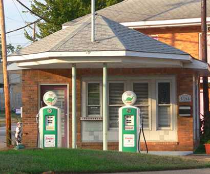 Gladewater Texas old gas station and antique gas pumps