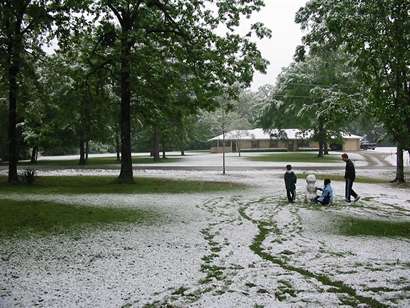 April snow in Gladewater, Texas