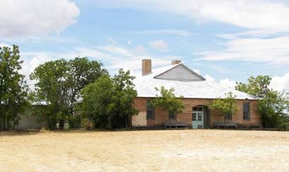 Hext Texas Former School