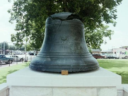 Hill County Courthouse bell