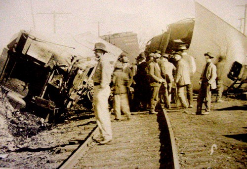 La Grange TX - Train Wreck,  Men On Tracks