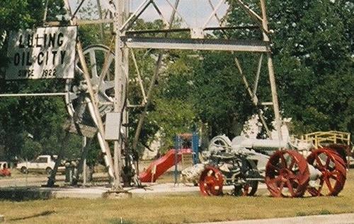 Luling TX - Oil City display