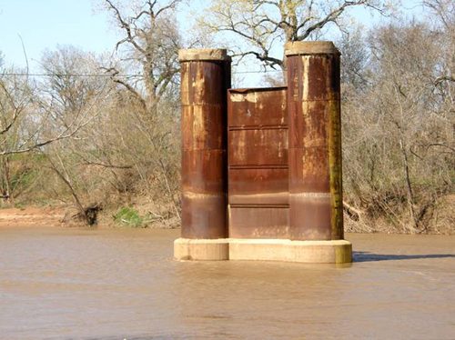 Marlin Tx - Old Brazos Pilings 