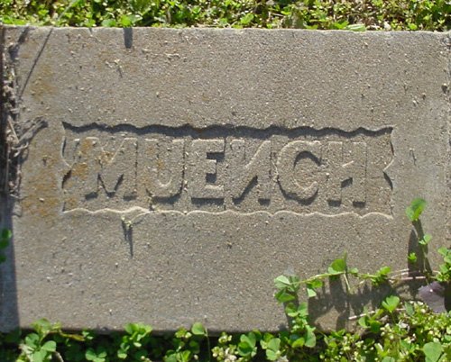 TX New Ulm Cemetery Muench tombstone