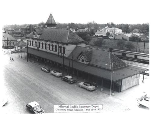 Missouri Pacific passenger depot in Palestine, Texas
