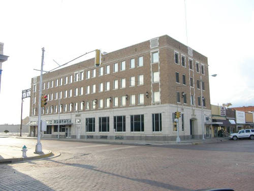 Plainview Tx - Corner Building