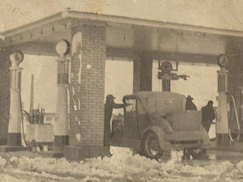 Post TX Gas Station 1930 photo