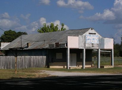 Tanglewood Texas closed grocery store