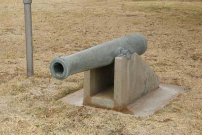 Vernon Tx - Courthouse Cannon