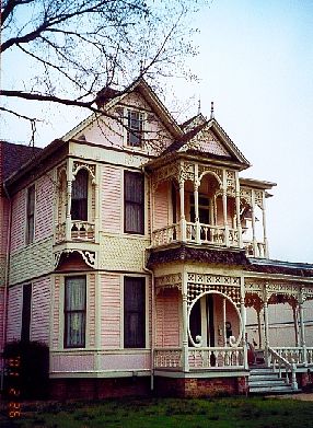 Waxahachie Texas Gingerbread house