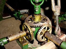The four-way clock gear